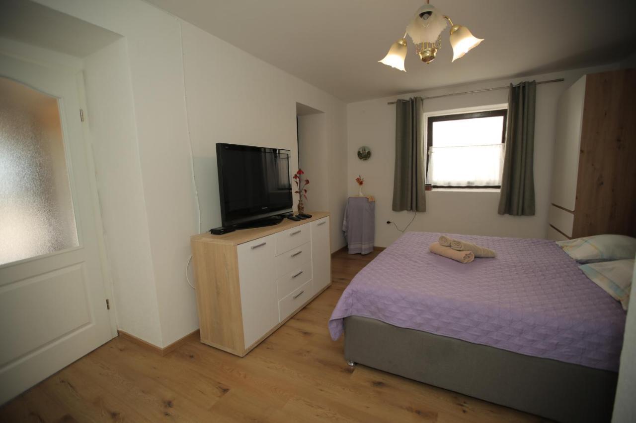 Apartments Noemi Малинська Екстер'єр фото